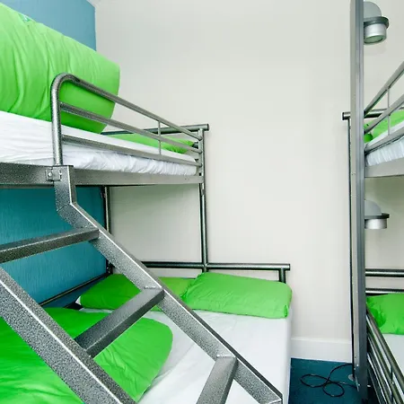 Yha Hostel *
